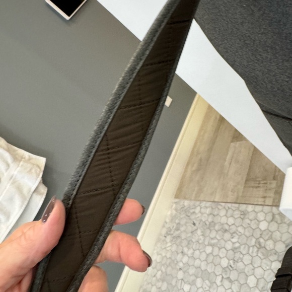 TUMI laptop bag. New without tags. Never been used. So classic - Picture 14 of 15